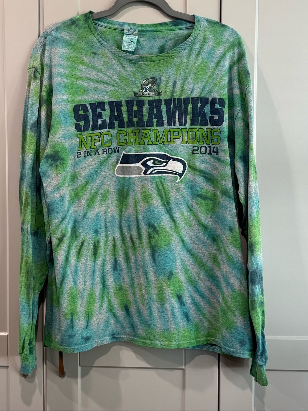 One of a kind 2014 Seahawks Delta Pro Weight Green Tie-Dye Crewneck Tee